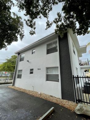 Residential complexes in Miami Heights Trailer Park, Miami-Dade