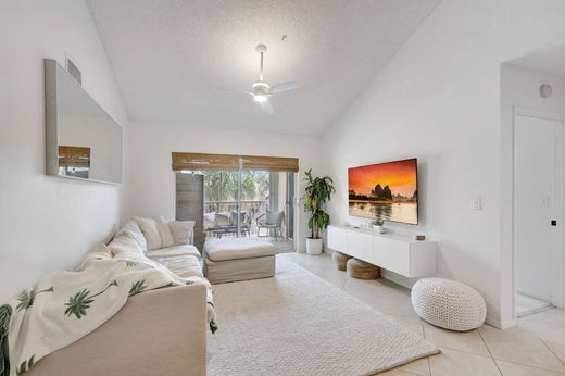 Residential complexes in Tequesta, Palm Beach