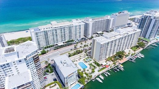 Residential complexes in Miami Beach, Miami-Dade