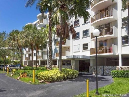 Residential complexes in Key Biscayne, Miami-Dade