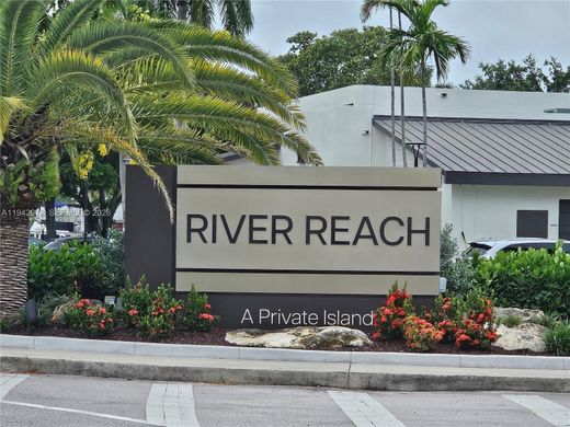 Residential complexes in Fort Lauderdale, Broward County