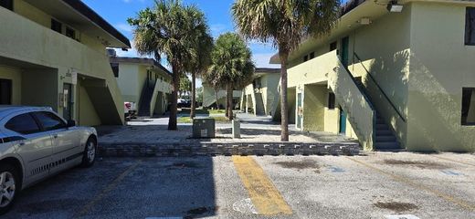 Жилой комплекс, Miami Gardens, Miami-Dade County