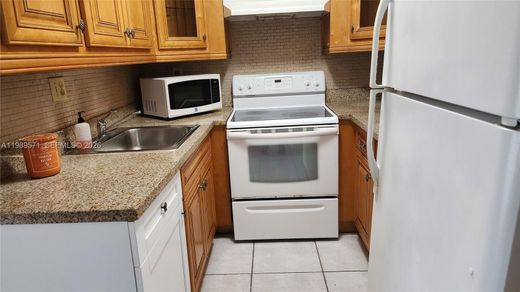 Residential complexes in Miami Terrace Mobile Home, Miami-Dade