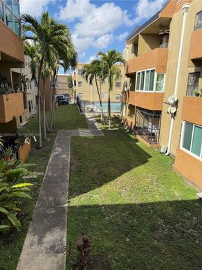 Complesso residenziale a Hialeah, Miami-Dade County