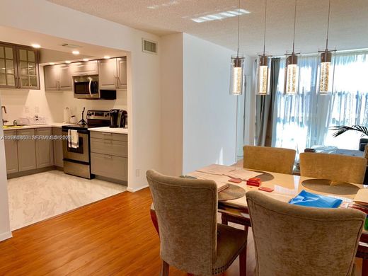 Komplex apartman Hallandale Beach, Broward County