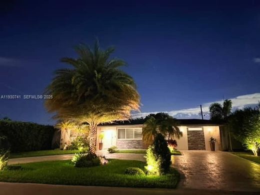 Villa in Pembroke Pines, Broward County