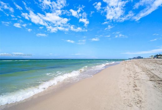 Residential complexes in Sunny Isles Beach, Miami-Dade