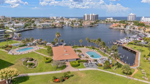 Residential complexes in Delray Beach, Palm Beach