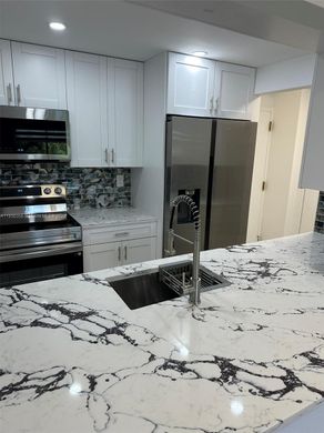 Kamienica w Miami, Miami-Dade County