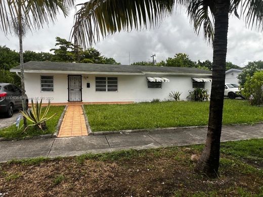 빌라 / Miami Gardens, Miami-Dade County