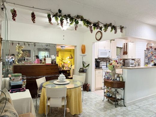 North Miami Beach, Miami-Dade Countyのヴィラ