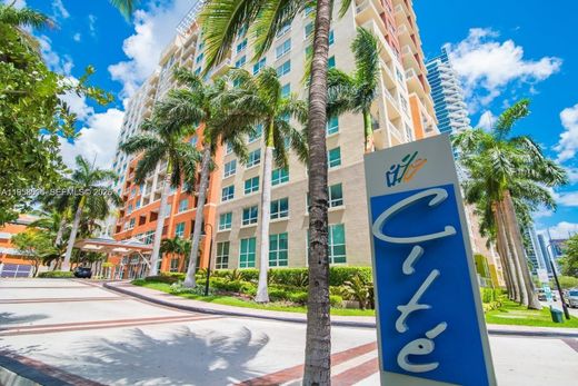 Residential complexes in Miami, Miami-Dade