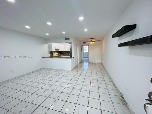 Wohnkomplexe in North Bay Village, Miami-Dade County