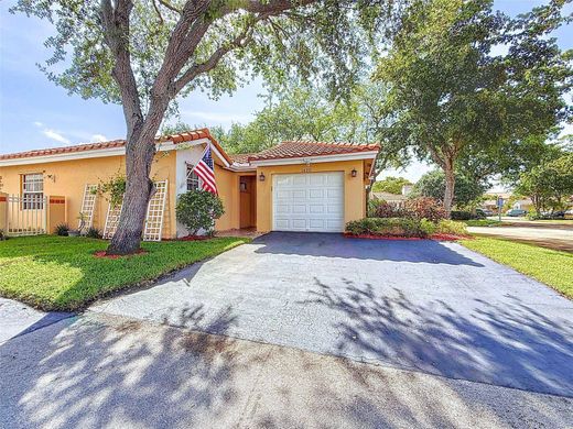 Villa - Weston, Broward County