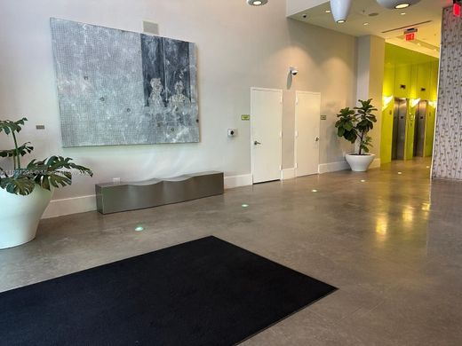 マイアミ, Miami-Dade Countyのアパートメント・コンプレックス