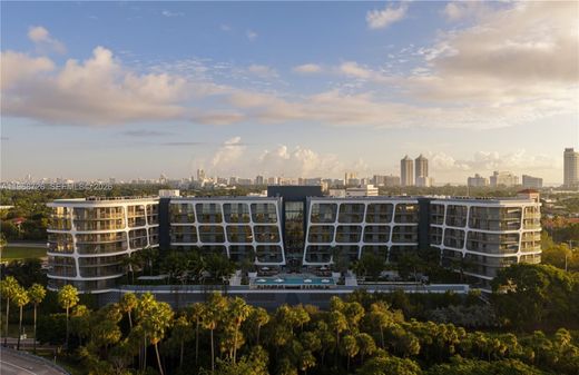 Residential complexes in Miami Beach, Miami-Dade