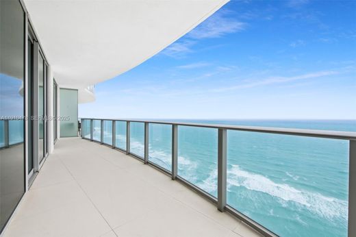 Residential complexes in Hollywood, Broward County