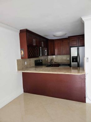 Residential complexes in Boca Raton, Palm Beach