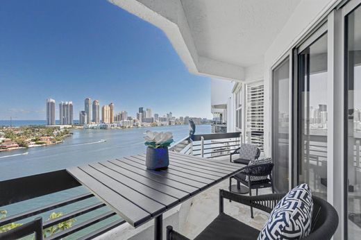 Residential complexes in Aventura, Miami-Dade