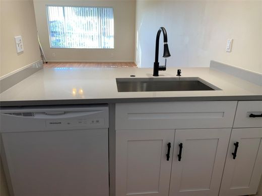 公寓楼  Coral Springs, Broward County