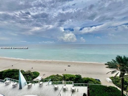 Residential complexes in Sunny Isles Beach, Miami-Dade
