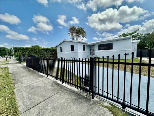 Βίλα σε Μαϊάμι, Miami-Dade County