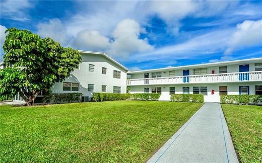 Wohnkomplexe in Deerfield Beach, Broward County