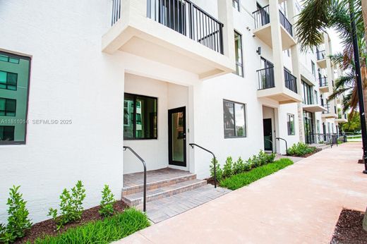 Complexes résidentiels à Doral, Comté de Miami-Dade