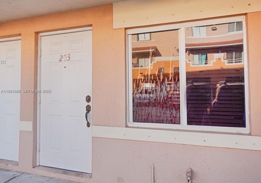 Residential complexes in Hialeah, Miami-Dade