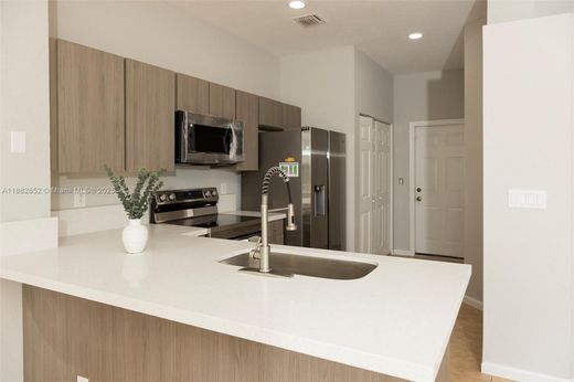 Townhouse in Lauderhill, Broward County