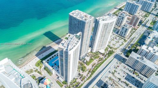 Residential complexes in Hallandale, Broward County