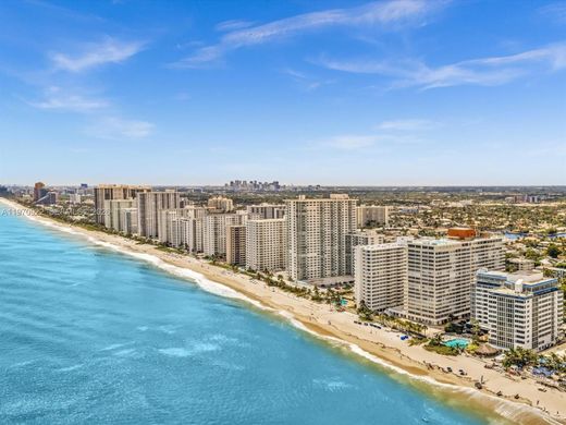 Residential complexes in Fort Lauderdale, Broward County