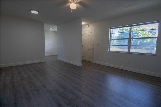 Residential complexes in Fort Lauderdale, Broward County