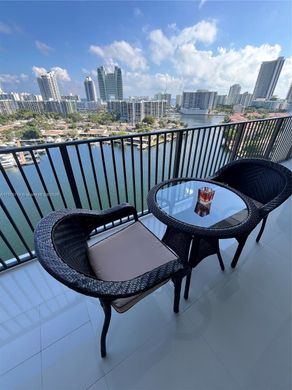 Wohnkomplexe in Hallandale Beach, Broward County