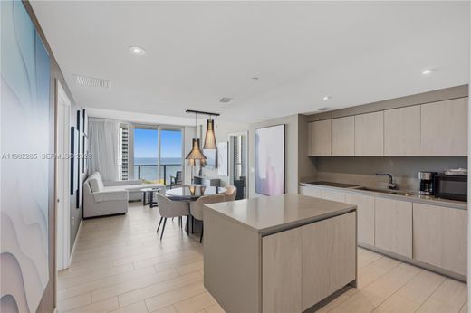 Residential complexes in Hollywood, Broward County