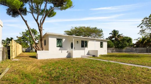 Villa in North Miami, Miami-Dade