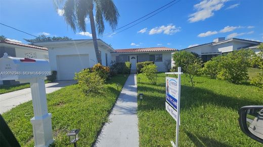 Villa in Surfside, Miami-Dade