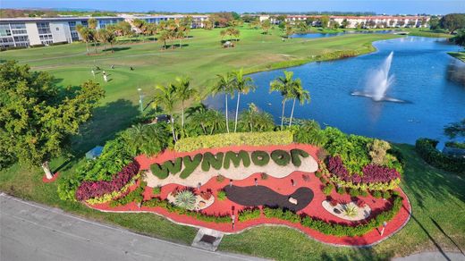 Residential complexes in Coconut Creek, Broward County