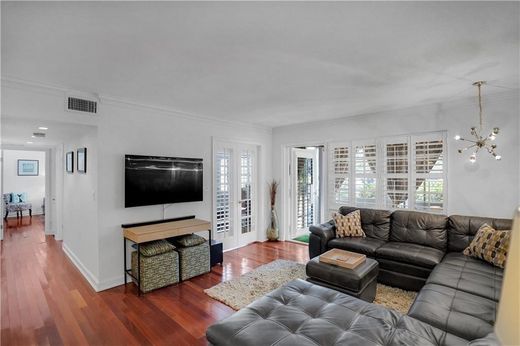 Residential complexes in Wilton Manors, Broward County