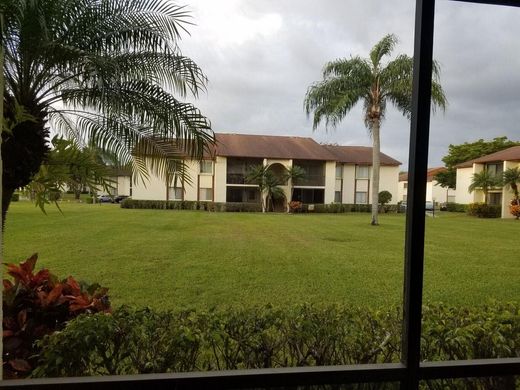 Residential complexes in West Palm Beach, Palm Beach