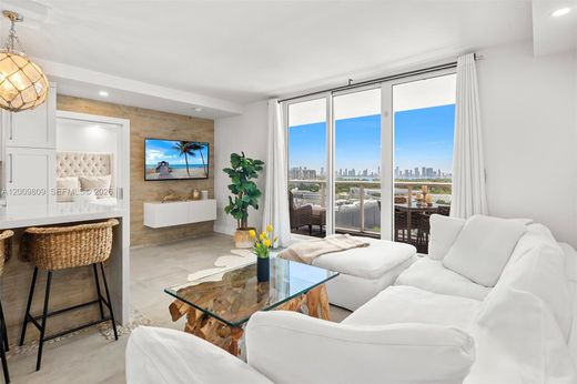 Residential complexes in Miami Beach, Miami-Dade