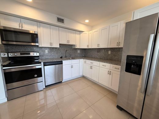 Residential complexes in Delray Beach, Palm Beach