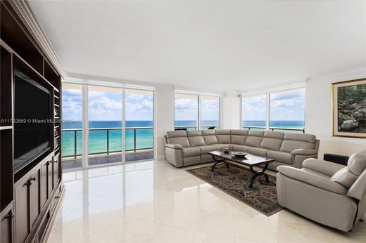 Жилой комплекс, Surfside, Miami-Dade County