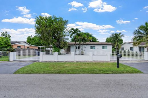 Villa in Miami, Miami-Dade County