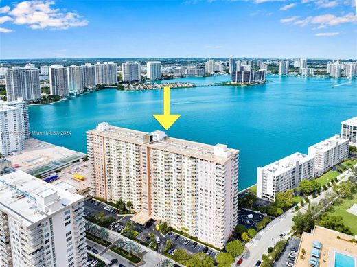 Residential complexes in Sunny Isles Beach, Miami-Dade