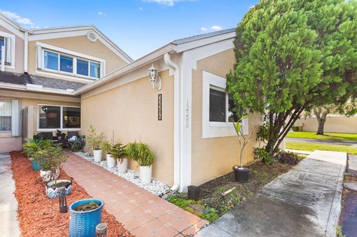 Townhouse in Pembroke Pines, Broward County