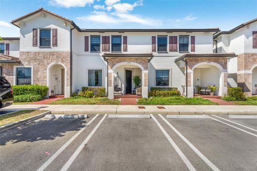 Townhouse in Hialeah, Miami-Dade
