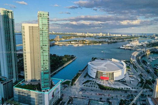 マイアミ, Miami-Dade Countyのアパートメント・コンプレックス