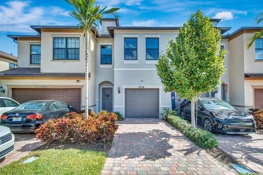 Townhouse in Palm Springs, Palm Beach