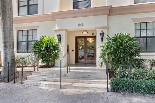 Residential complexes in Hollywood, Broward County